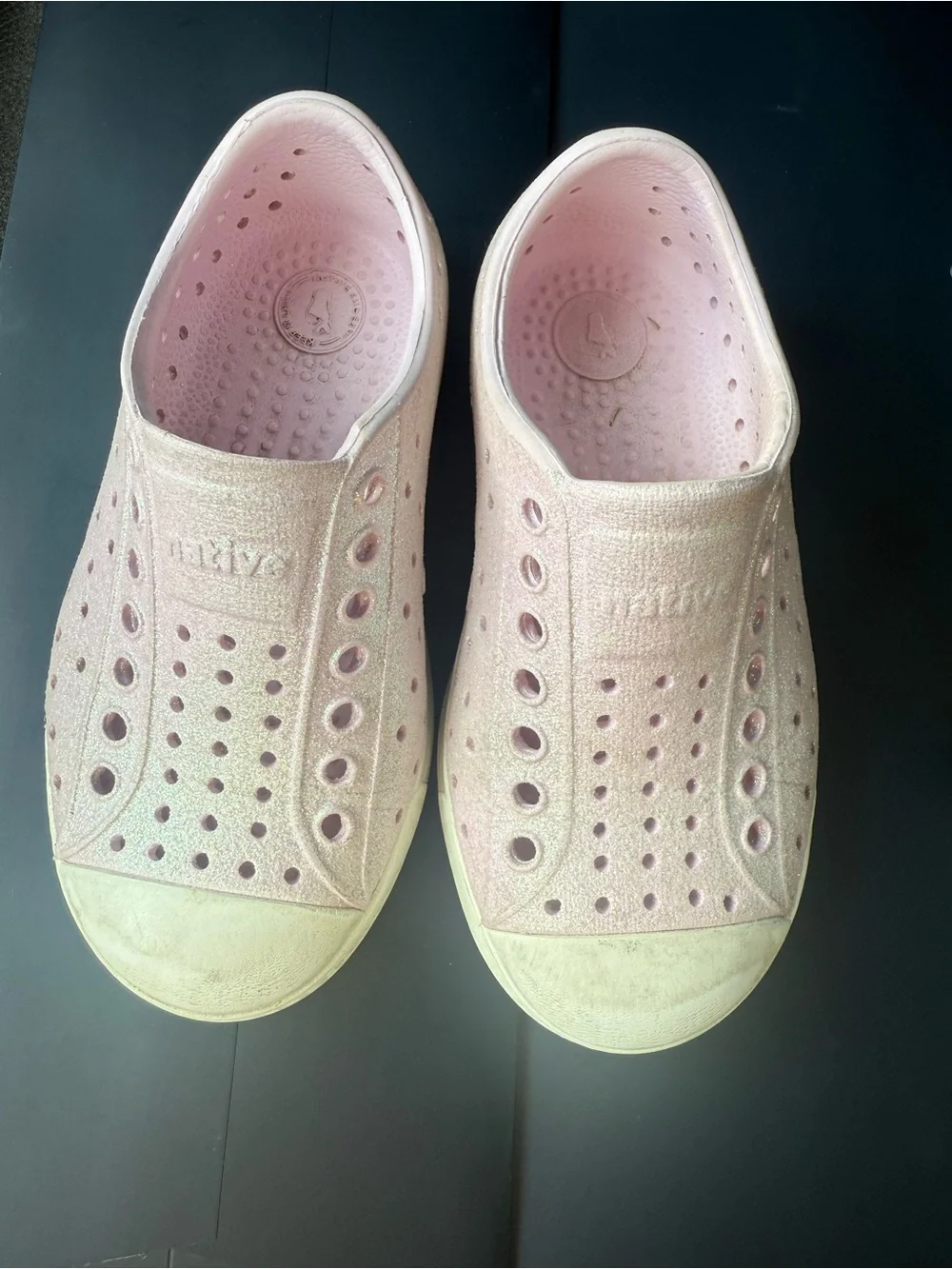 Native Kids Glitter Slip-On Water Shoes in Light Pink